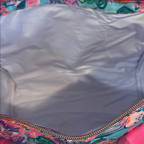 Lilly Pulitzer Pink and Blue luch Bag with Tropical Design - Picture 7 of 7